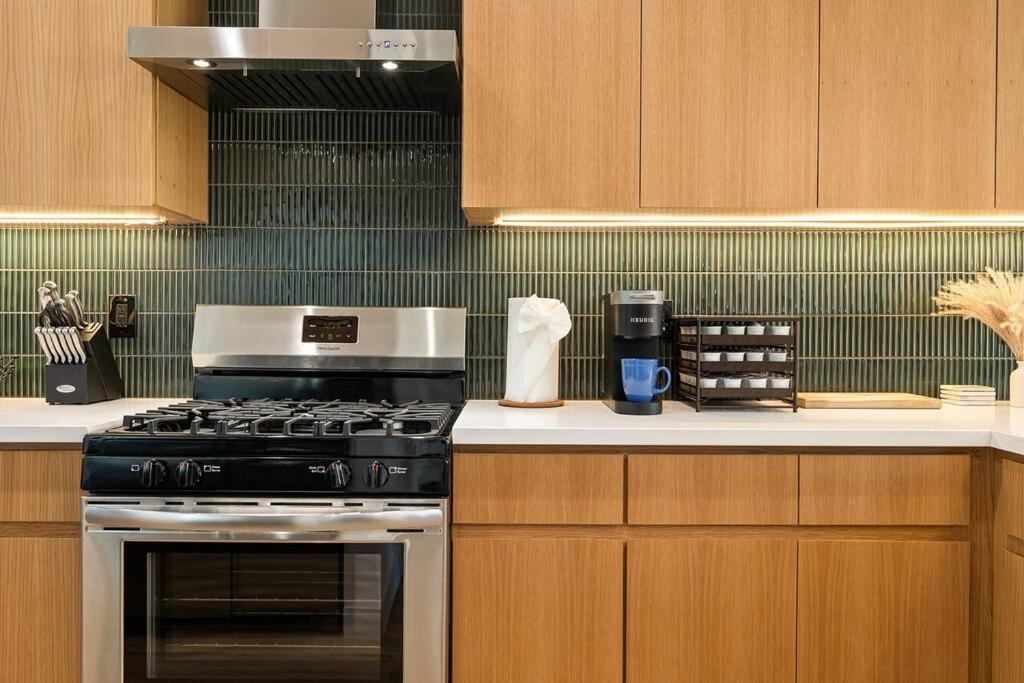 Rooftop 3b 3ba House Near Dodger Stadium And Dtla Holiday home *